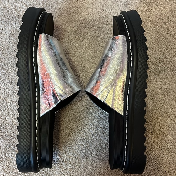 Silver fun platform sandals - Picture 2 of 4